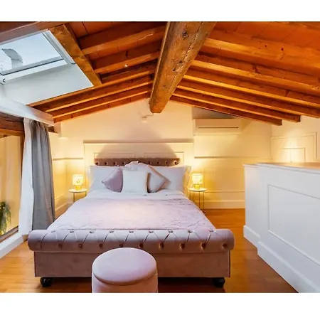 Apartment The Bright Window In Florence! Centralissimo!