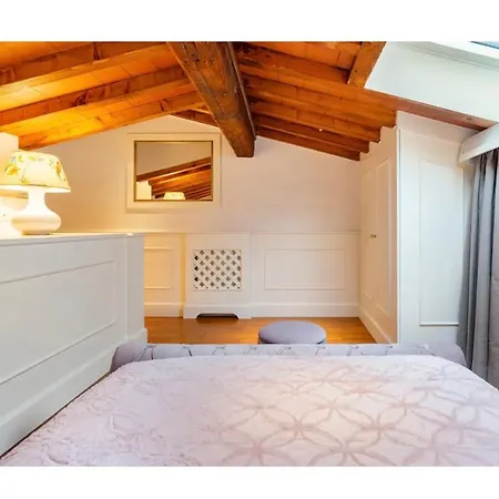 The Bright Window In Florence! Centralissimo!